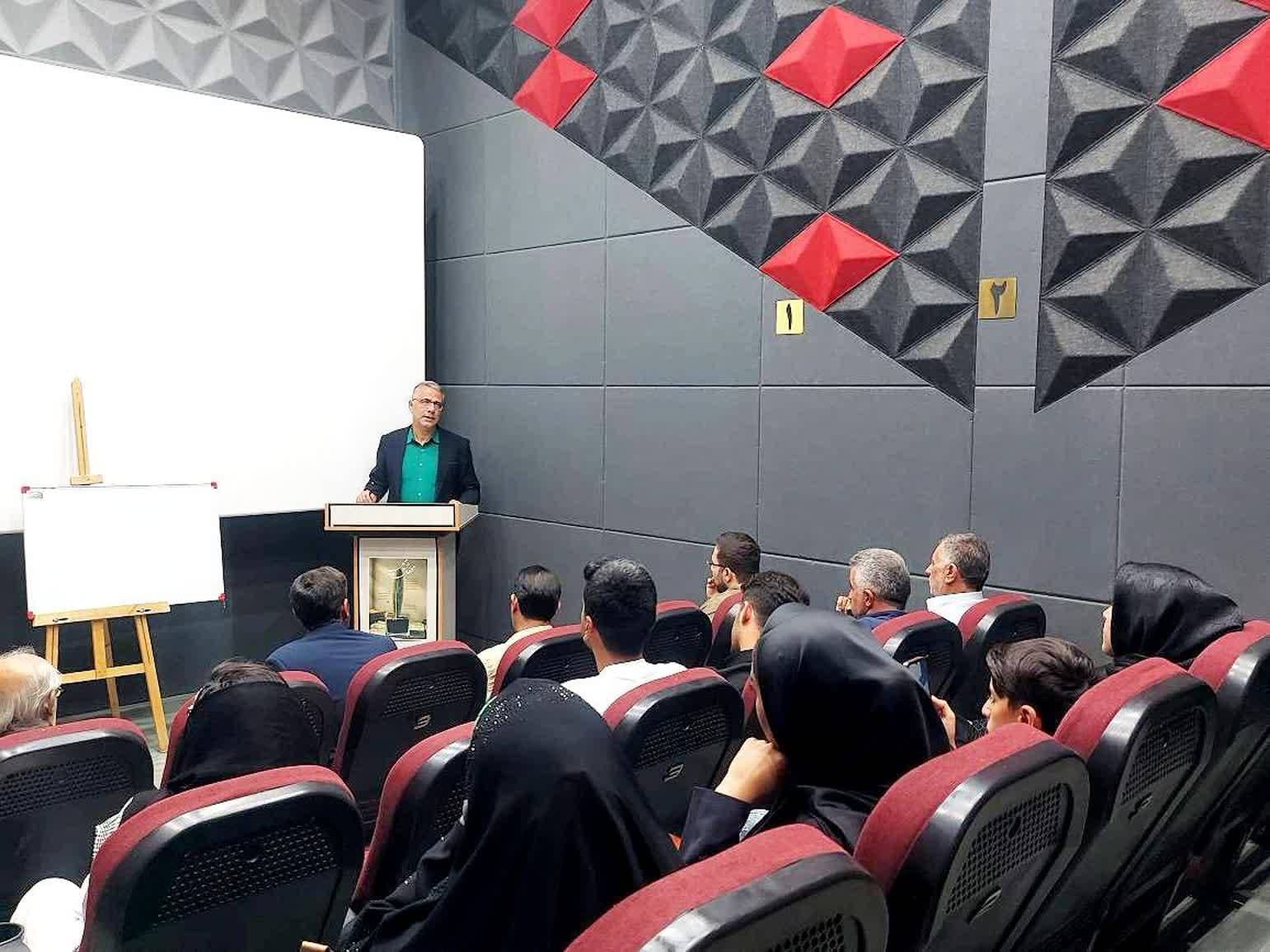 گزارش تصویری/ برگزاری نشست هفتگی محفل شعر مهر